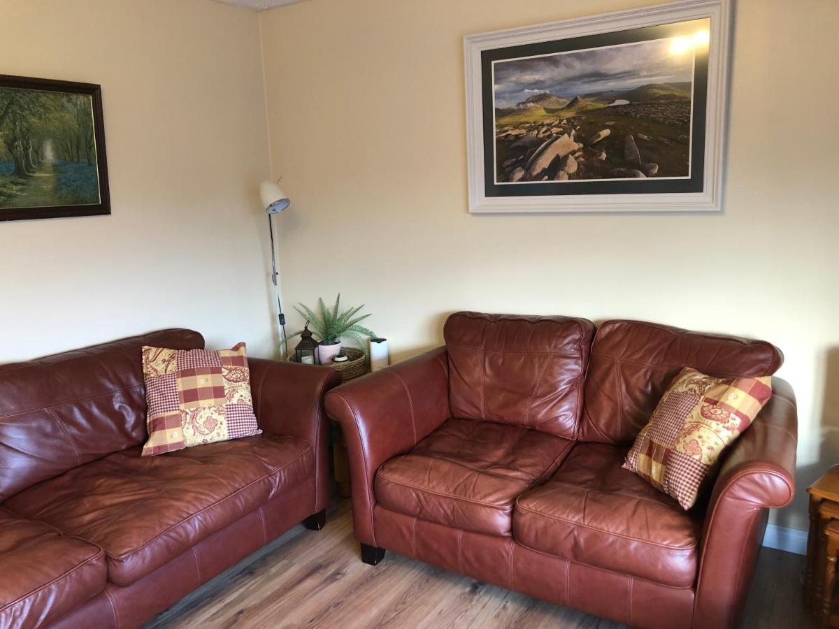 Moneydarragh Cottage With Uninterrupted Mountain And Sea Views- Hot Tub Available For Hire 애날롱 외부 사진