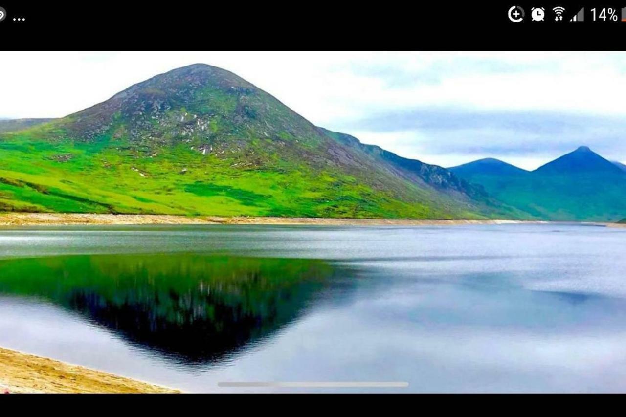 Moneydarragh Cottage With Uninterrupted Mountain And Sea Views- Hot Tub Available For Hire 애날롱 외부 사진